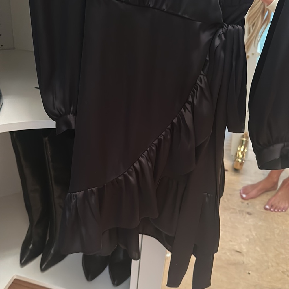 Gianni Bini Ruffle Dress - Picture 7 of 7